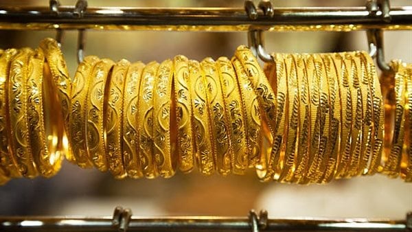 ضربة قوية تضرب أسعار الذهب ومفاجآت عديدة بشأن المعدن الأصفر