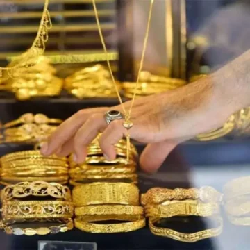 “3000 جنيه طالعة واحدة”.. التموين تُصدم المواطنين في مصر بشأن ارتفاع أسعار الذهب لهذا السبب