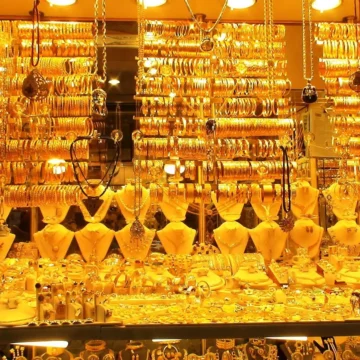 نشرة السبت.. أسعار الذهب 21 قيراط بالمصنعية اليوم السبت 16-12-2023