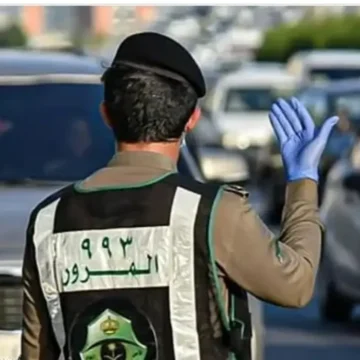 المرور السعودي يُحذر من عبور المشاة من الأماكن غير المخصصة لهم