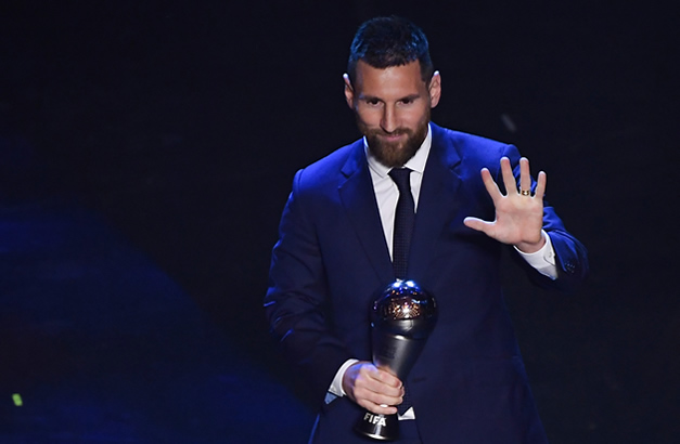 ميسي يفوز بجائزة أفضل لاعب في العالم من الفيفا بحفل The Best