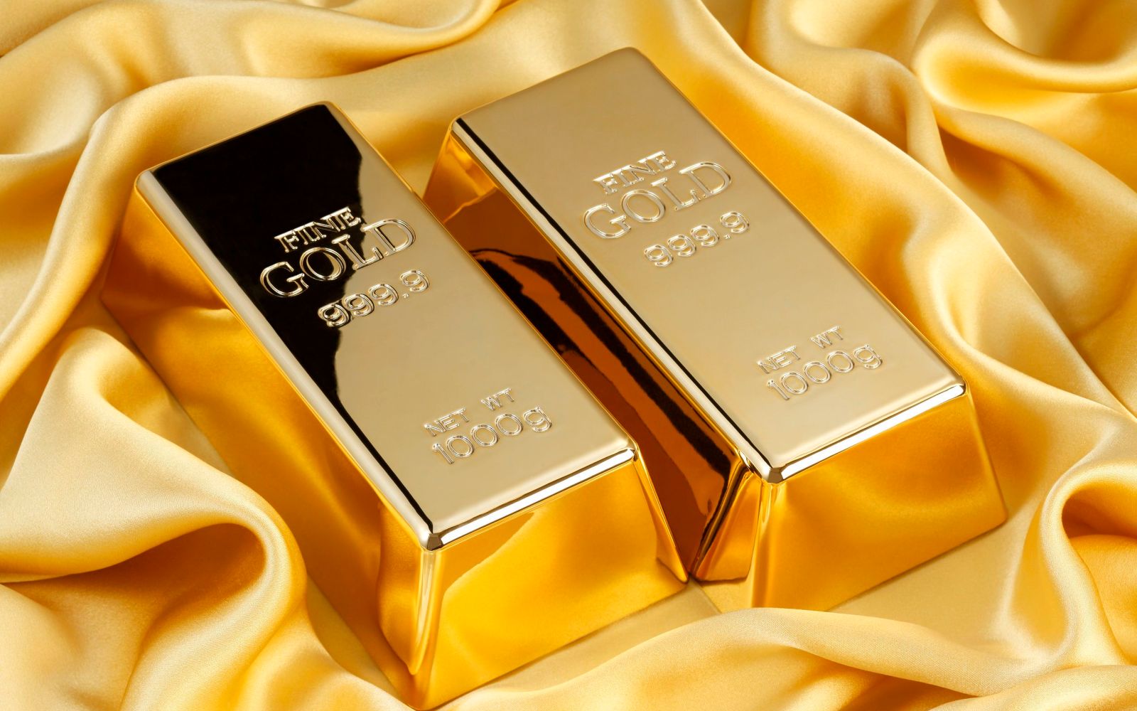 نشتري دهب دلوقتي ولا نستنى .. توقعات الخبراء حول أسعار الذهب في مصر خلال الفترة المقبلة ومفاجأة كبرى للمستثمرين