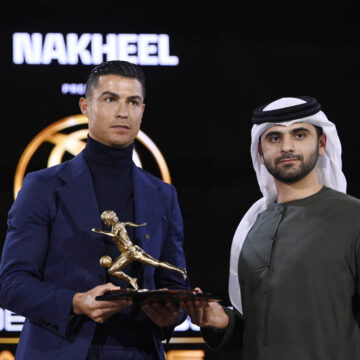 بعد حصوله على جائزة هداف العام.. رونالدو يمدح الكرة السعودية ويسخر من الدوري الفرنسي