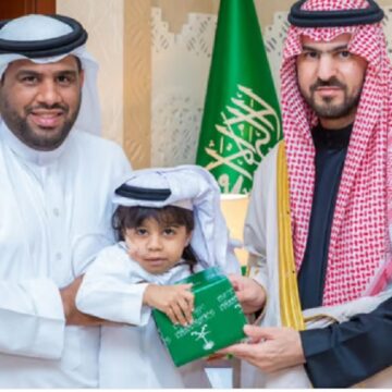 لفتة إنسانية رائعة.. إمارة مكة تكرم مواطن أنهى معاناة طفل بالشرقية وتكشف التفاصيل