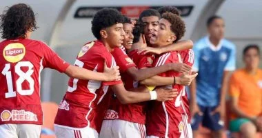 نهاية الشوط الأول الزمالك يتفوق على الأهلي بثلاثة أهداف مقابل هدف في قمة ناشئين 2009 فيديو
