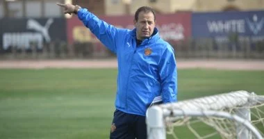 سيراميكا يعلن طموحه في الحفاظ على الصدارة وتأمين المشاركة القارية الموسم القادم