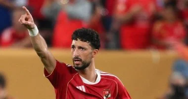 في مثل هذا اليوم الأهلي يتوج بلقب كأس القارات الثلاث بفوز كاسح على العين الاماراتي