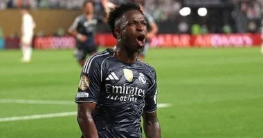 فينسيوس يقدم اعتذاره لريال مدريد وألونسو عقب جدل الكلاسيكو