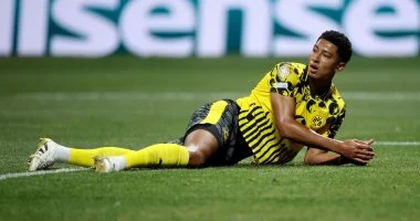 مانشستر يونايتد يلجأ للإعارة لتعزيز وسط الفريق في يناير