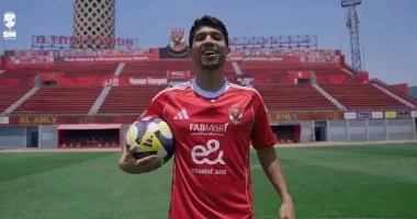 توروب يختار بين شكري وكوكا لتدعيم الجبهة اليسرى في مواجهة الأهلي والمصري