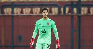 شوبير يتولى مهمة الترجمة لبيكهام مع حكم مباراة الأهلي وإيجل نوار