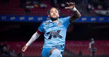 سانتوس يدرس عدم تجديد عقد نيمار مع الفريق في الموسم المقبل