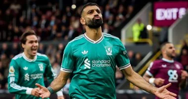 محمد صلاح يسجل هدفا مميزا ويقرب ليفربول من الفوز على برينتفورد