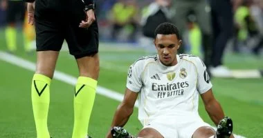 أرنولد يستعد للمواجهة المرتقبة بين ريال مدريد وليفربول في دوري الأبطال