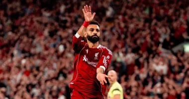 محمد صلاح يسجل هدفا يمنح ليفربول الأفضلية أمام أستون فيلا قبل نهاية الشوط الأول