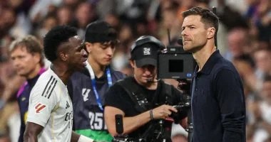 ألونسو يؤكد استحقاق الفوز في الكلاسيكو ويخطط للحديث مع فينيسيوس