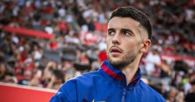 خوان جارسيا يقترب من استعادة مركزه في تشكيلة برشلونة الرئيسية