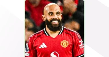 نجم مانشستر يونايتد مبيومو يتصدر قائمة لاعبي الجولة في الدوري الإنجليزي