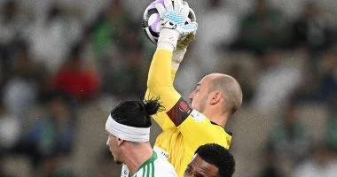 تعادل مثير بين الأهلي والرياض في دوري المحترفين السعودي بركلات في الوقت بدل الضائع