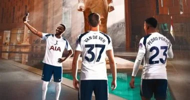 توتنهام يحتفي بالمتحف المصري الكبير قبل اللقاء المرتقب مع تشيلسي