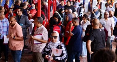 إقبال واسع من أعضاء النادي الأهلي للمشاركة في الانتخابات الرسمية صور