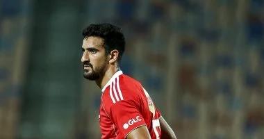 محمد علي بن رمضان غائب عن تشكيلة الأهلي في مباراة المصري وأسباب الغياب