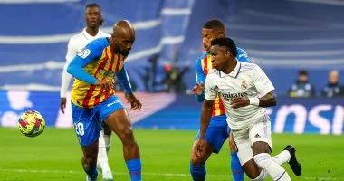 ريال مدريد يتحدى فالنسيا بحثا عن تعزيز الصدارة قبل مواجهة ليفربول