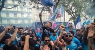 نابولي يغلق المدينة استعدادا لمواجهة آينتراخت وتحدي 500 مشجع ألماني