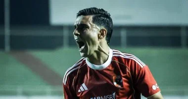 بن شرقى وأفشة وعبد القادر ينتظرون فرصتهم في مباراة الأهلي أمام المصري على دكة البدلاء