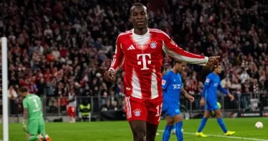 البايرن يتفوق بثلاثية مثيرة على ليفركوزن في الشوط الأول