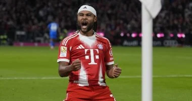 البايرن يوسع الفارق في صدارة الدوري الألماني بفوز بثلاثية على ليفركوزن