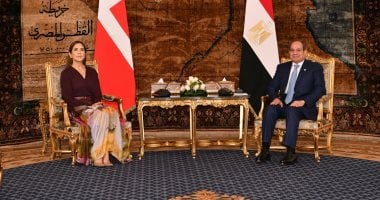 الرئيس السيسي يرحب بملكة الدنمارك وماري تثني على تاريخ مصر العريق