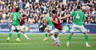 وست هام يسحق نيوكاسل يونايتد بثلاث اهداف في الدوري الممتاز