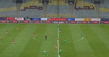 تعادل سلبي بين الأهلي والمصري في دوري كرة القدم باستاد برج العرب