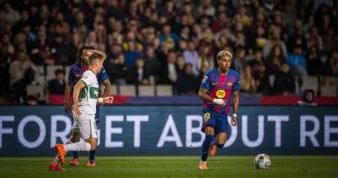 برشلونة يتفوق على إلتشي بثلاثة أهداف مقابل هدف في الدوري الإسباني