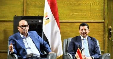 وزير الرياضة ورئيس الأولمبية يتباحثان مع اتحاد المصارعة لدعم اللاعبين