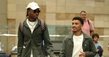 منتخب الزمالك يغادر مطار القاهرة متجها إلى الإمارات استعدادا للسوبر