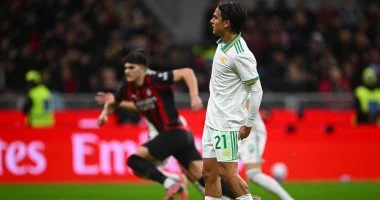 ديبالا يواجه لحظات صعبة في مواجهة ميلان وروما بسبب الإصابة وضياع ركلة جزاء