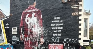 إرنولد يواجه استقبالا باردا في ليفربول قبل مواجهة الريال