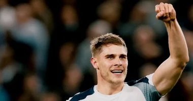 توتنهام يسجل رباعية تاريخية بمساهمة هدف مارادوني أمام كوبنهاغن