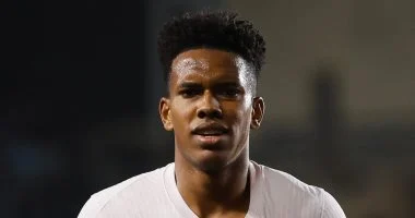 تشيلسي يتخلف بهدفين أمام قره باغ في شوط أول مثير بدوري الأبطال