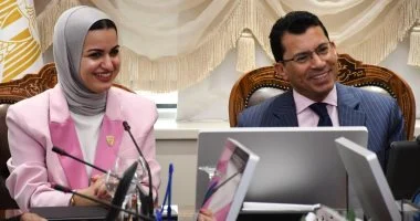 وزير الرياضة يجري مباحثات مع وزيرة الشباب البحرينية لتعزيز التعاون المشترك