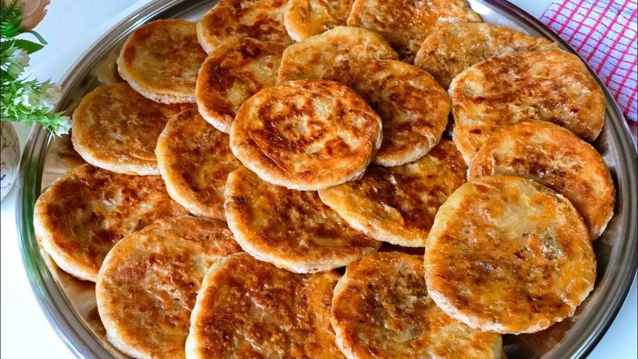 “بدون فرن ولا خبز” فطائر الشاي في الطاسة بمكونات على قد الإيد… حضريها في دقائق