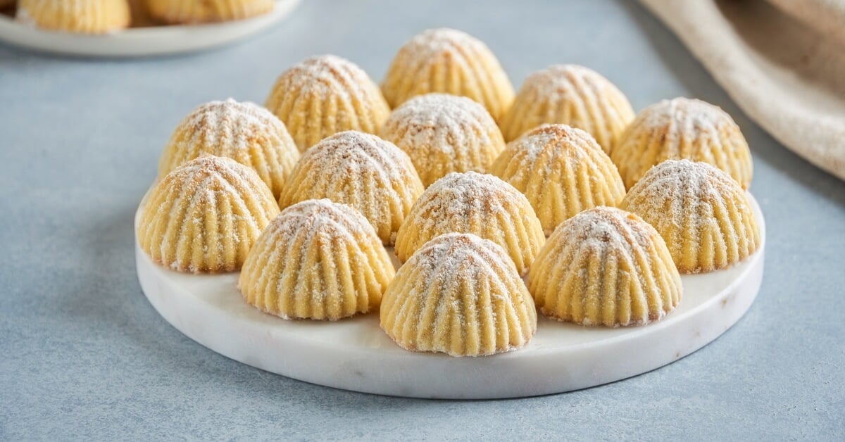 طريقة عمل معمول السميد في المنزل بطريقة سهلة وبسيطة