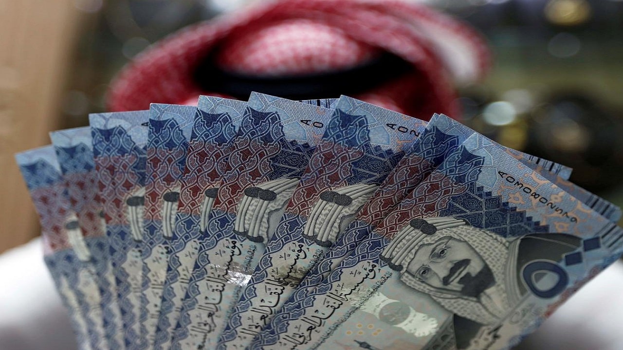 تمويل فوري من بنك الرياض بدون كفيل يصل إلى 70 ألف ريال وبفترة سداد طويلة