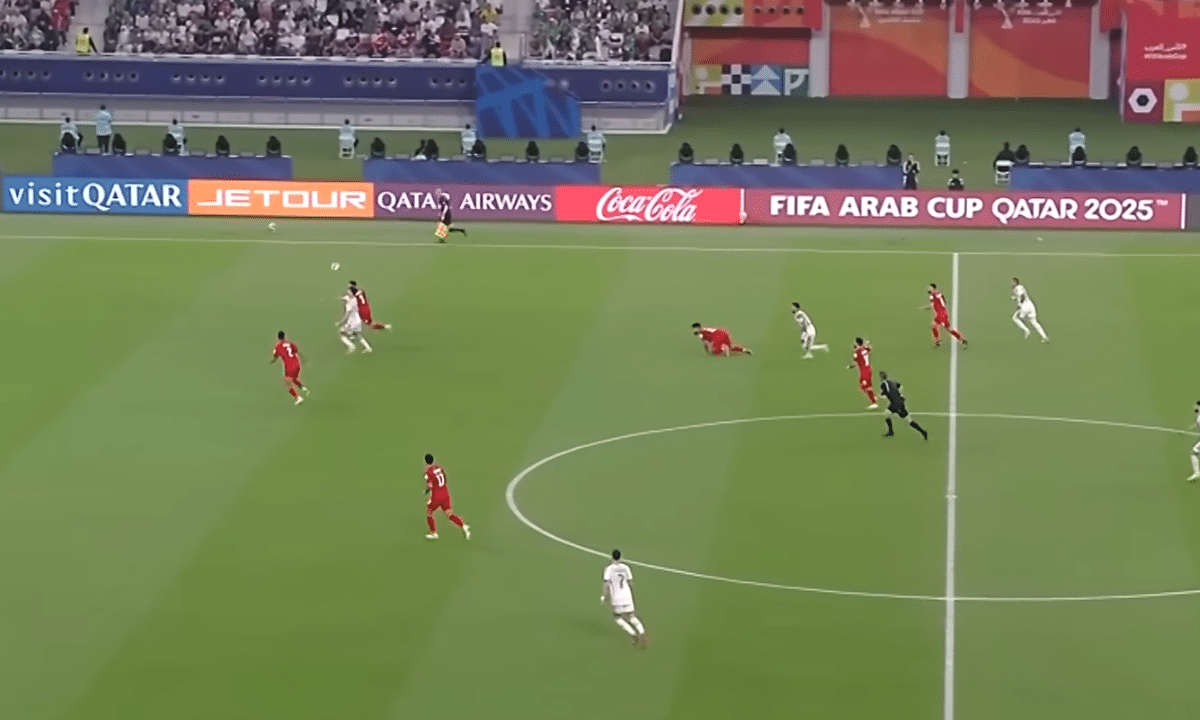 لعبة العراق .. الان نتيجة مباراة العراق ضد الجزائر في كاس العرب لحظة بلحظة والقنوات الناقلة لها hd مجاناً